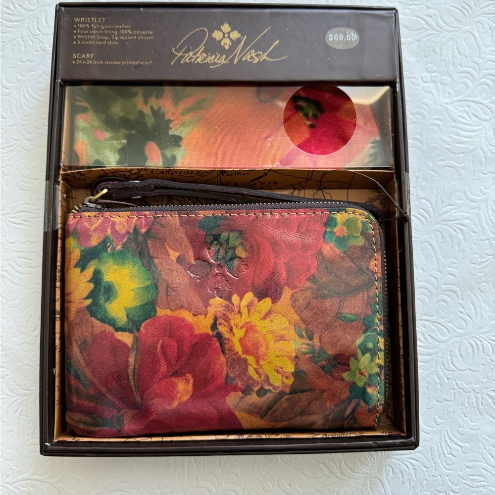 Patricia Nash Wristlet & Scarf Gift Set